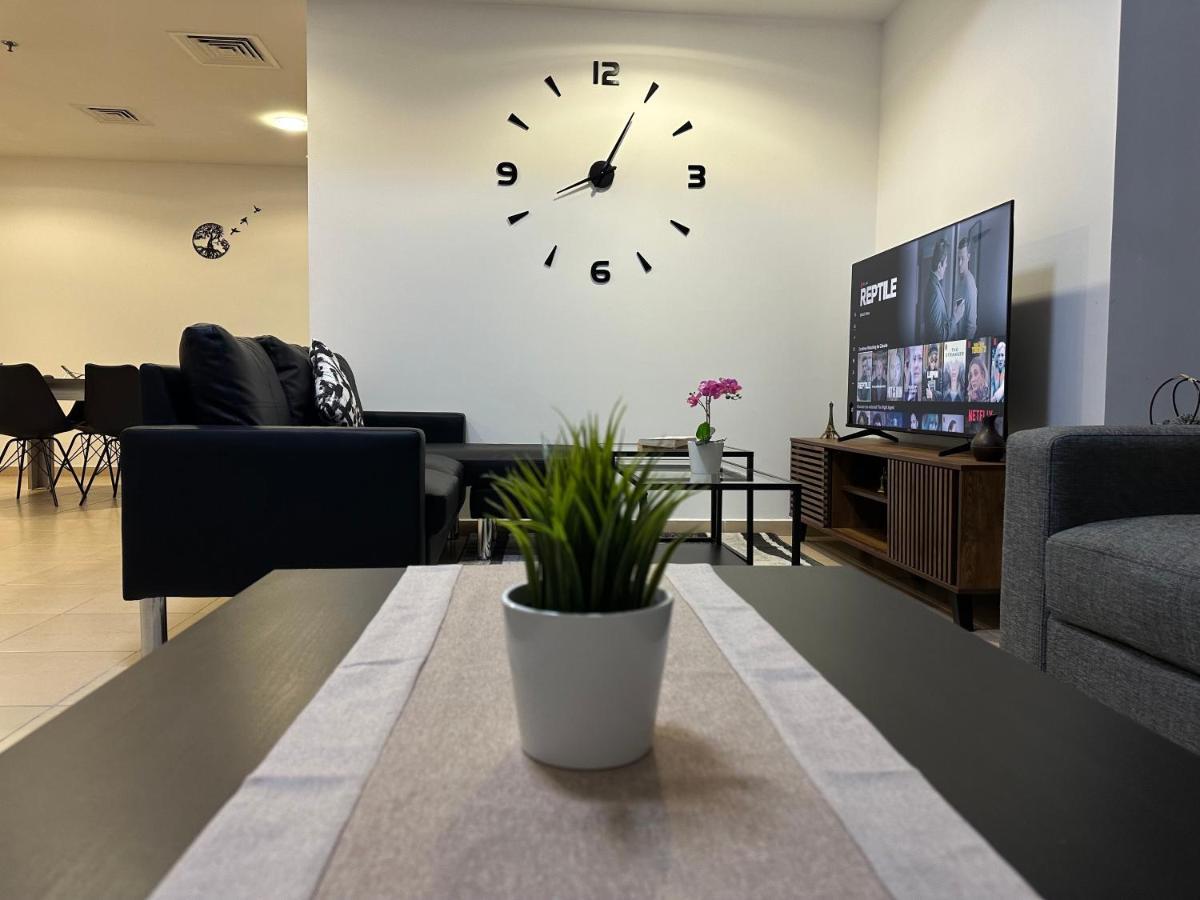 Moonlight Hostel Jbr - 2Min Walk To Jbr Beach - Gym - 2Min Metro Station - Poll Dubai Esterno foto