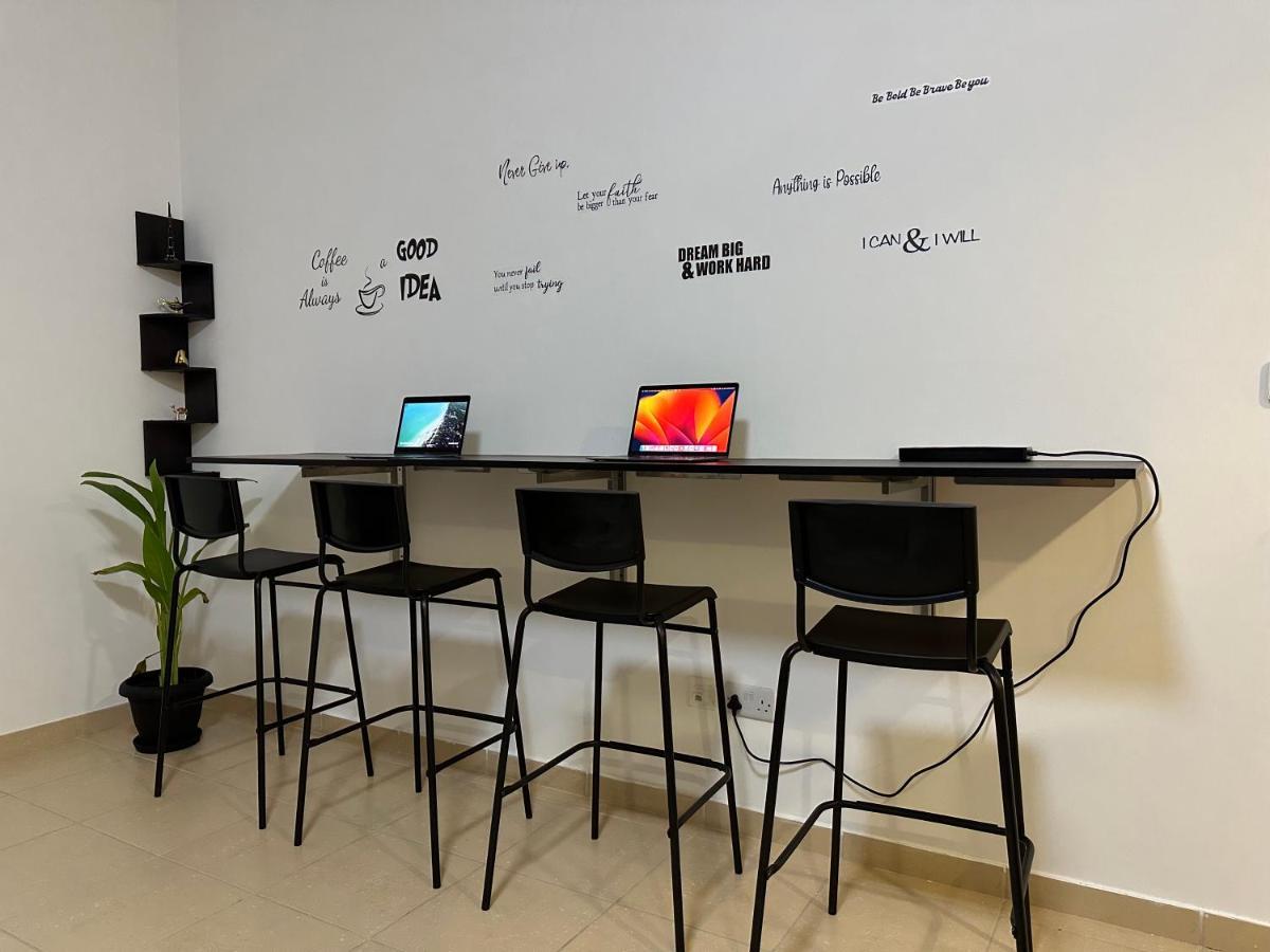 Moonlight Hostel Jbr - 2Min Walk To Jbr Beach - Gym - 2Min Metro Station - Poll Dubai Esterno foto